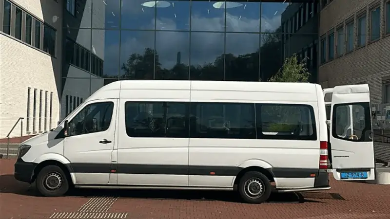 Rolstoelbus voor vervoer vanuit Naarden